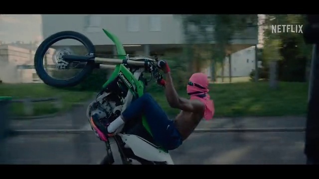 Video Reference: Tire, Wheel, Helmet, Bicycle handlebar, Bicycle wheel, Sports equipment, Bicycle frame, Bicycle tire, Automotive tire, Rolling