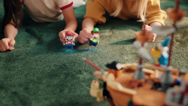 Video Reference: Hand, Nail, Finger, Fun, Child, Wood, Recreation, Thumb, Wrist, Toy