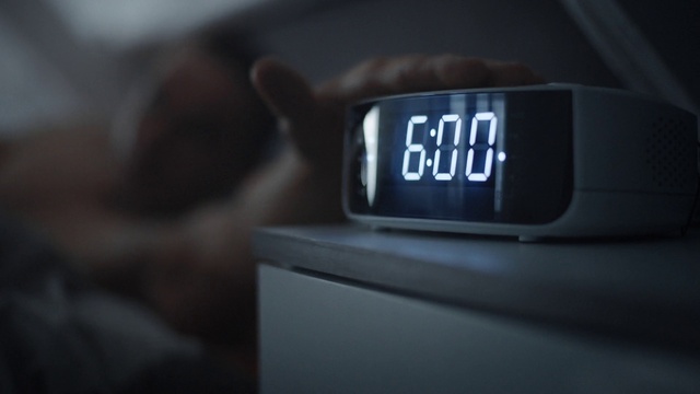 Video Reference: Automotive lighting, Motor vehicle, Clock, Automotive exterior, Vehicle door, Automotive design, Gas, Personal luxury car, Display device, Auto part