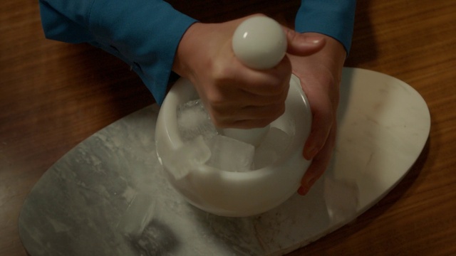 Video Reference: Gesture, Finger, Egg, Thumb, Nail, Food, Egg, Circle, Comfort food, Serveware