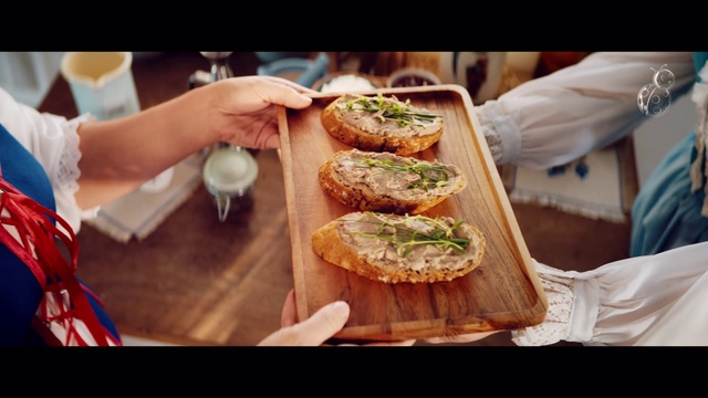 Video Reference: Food, Tableware, Sandwich, Ingredient, Recipe, Cutting board, Plate, Dish, Staple food, Cuisine