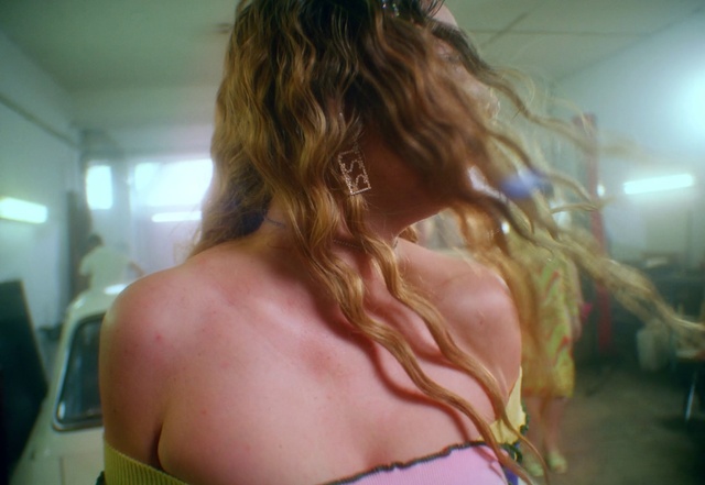 Video Reference: Eyebrow, Shoulder, Eyelash, Jaw, Ear, Layered hair, Black hair, Chest, Long hair, Surfer hair