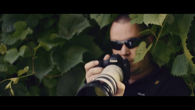 Video Reference: Glasses, Goggles, Vision care, Sunglasses, Eyewear, Flash photography, Gesture, Plant, Grass, Tree