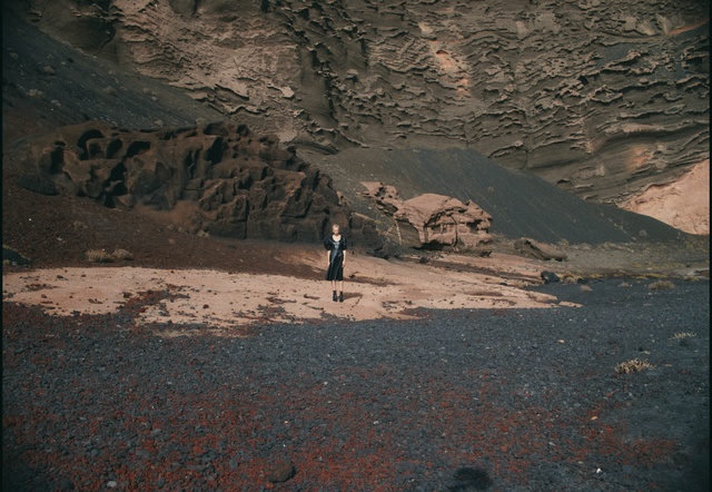 Video Reference: Mountain, Slope, Landscape, Tints and shades, People in nature, Valley, Mountain range, Soil, Rectangle, Shadow