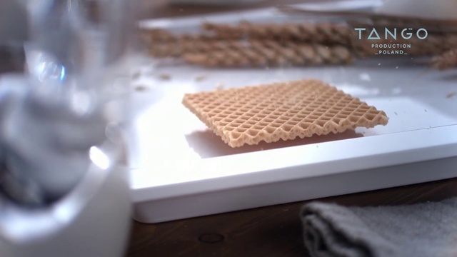 Video Reference: Food, Tableware, Ingredient, Wood, Baked goods, Rectangle, Cuisine, Dish, Linens, Finger food