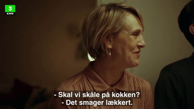 Video Reference: Eyebrow, Jaw, Gesture, Eyelash, Flash photography, Event, Blond, Jewellery, Spokesperson, Fun