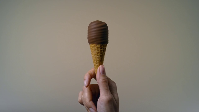 Video Reference: Gesture, Finger, Audio equipment, Thumb, Wood, Cone, Nail, Microphone, Electric blue, Magenta