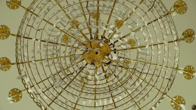 Video Reference: Art, Symmetry, Circle, Pattern, Ceiling, Dome, Wood, Natural material, Flooring, Tree