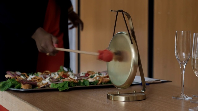 Video Reference: Tableware, Food, Drinkware, Stemware, Kitchen utensil, Recipe, Table, Cooking, Ingredient, Serveware