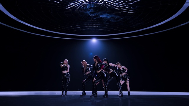 Video Reference: Purple, Music, Artist, Music artist, Performing arts, Choreography, Entertainment, Event, Electric blue, Fashion design