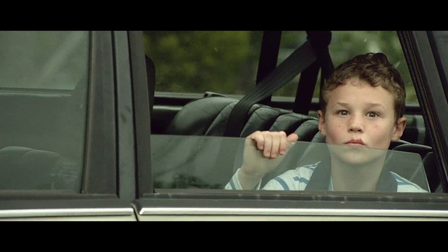 Video Reference: Window, Car, Vehicle, Automotive mirror, Automotive design, Gesture, Motor vehicle, Mode of transport, Vehicle door, Automotive exterior