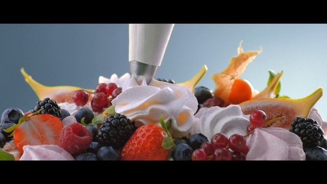 Video Reference: Food, Ingredient, Recipe, Cake, Fruit, Cake decorating, Natural foods, Strawberry, Garnish, Gelato