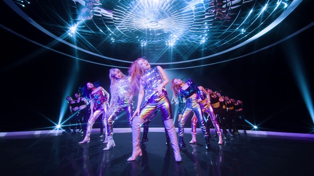 Video Reference: Plant, Purple, Dance, Musical instrument, Guitar, Entertainment, Performing arts, Musician, Tree, Pink