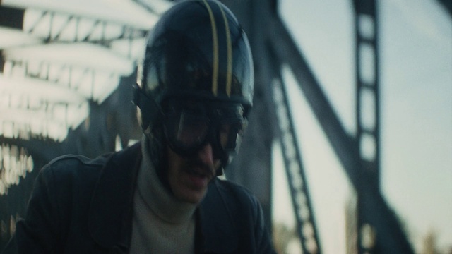 Video Reference: Helmet, Eyewear, Personal protective equipment, Sky, Fictional character, Recreation, Metal, Darkness, Winter, Sports gear