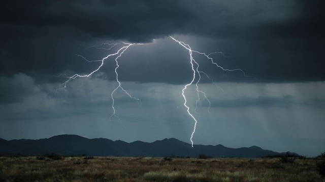 Video Reference: Cloud, Lightning, Sky, Thunder, Atmosphere, Daytime, Thunderstorm, Plant, White, Light