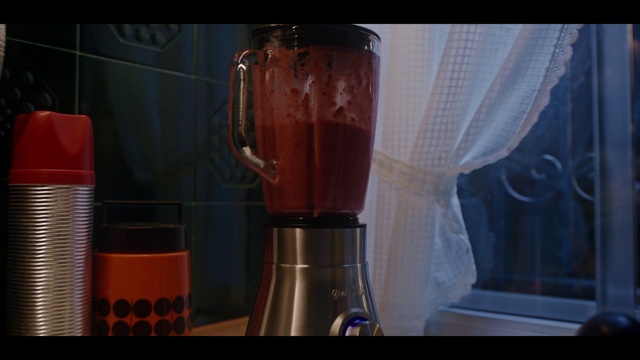 Video Reference: Drinkware, Liquid, Kitchen appliance, Home appliance, Fluid, Barware, Teh tarik, Gas, Drink, Cylinder