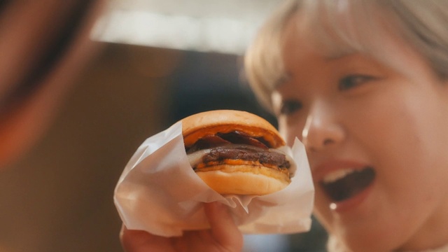 Video Reference: Food, Eye, Eyelash, Ingredient, Food craving, Bun, Fast food, Cuisine, Recipe, Baked goods