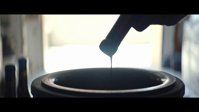 Video Reference: Drinkware, Liquid, Cup, Fluid, Serveware, Drink, Audio equipment, Gas, Alcoholic beverage, Tints and shades