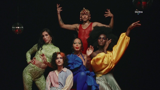 Video Reference: Performing arts, Entertainment, Event, Performance art, Stage, Choreography, Leisure, Fashion design, Fun, Acting