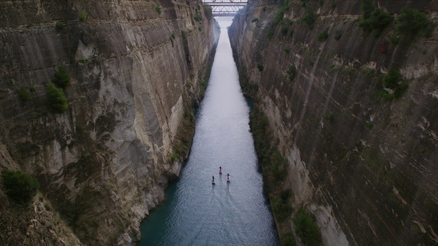 Video Reference: Water, Plant, Natural landscape, Boat, Fluvial landforms of streams, Sky, Watercourse, Lake, Landscape, Geological phenomenon