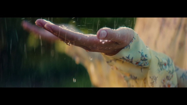 Video Reference: Water, People in nature, Human body, Gesture, Finger, Happy, Thumb, Grass, Nail, Human leg