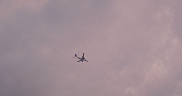 Video Reference: Cloud, Sky, Aircraft, Airplane, Vehicle, Aviation, Air travel, Airliner, Aerospace manufacturer, Wing
