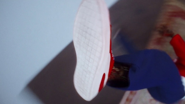 Video Reference: Hand, Plant, Gesture, Wing, Tints and shades, Human leg, Electric blue, Art, Wood, Knee