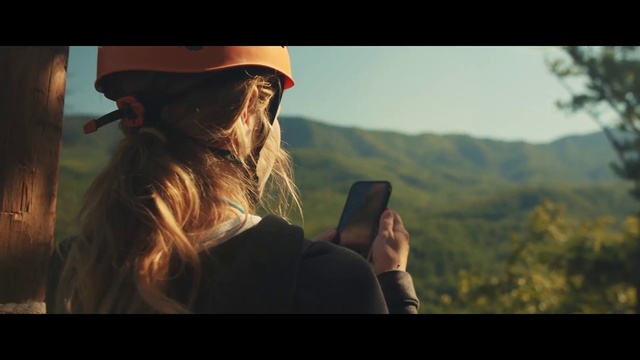 Video Reference: Vertebrate, Sky, Hat, Flash photography, Cap, Gesture, People in nature, Happy, Sunlight, Beard