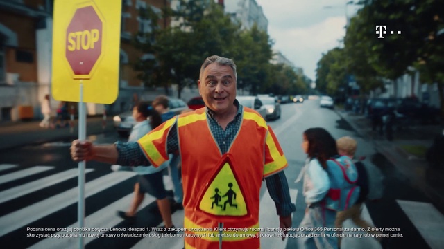 Video Reference: Infrastructure, Asphalt, Tree, Yellow, T-shirt, Happy, Leisure, Road, Travel, Recreation