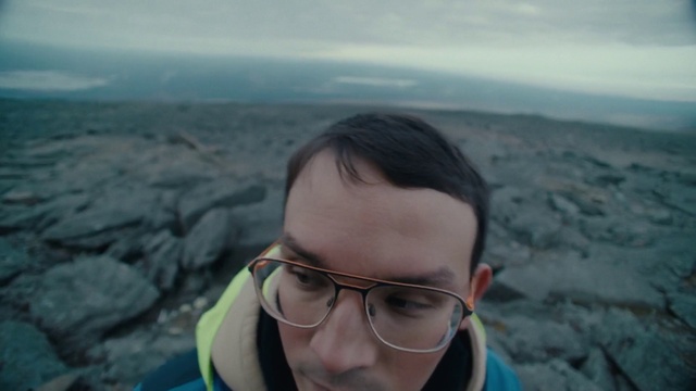Video Reference: Glasses, Sky, Cloud, Vision care, Eyewear, Flash photography, Travel, Happy, Landscape, Horizon