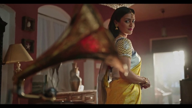 Video Reference: Flash photography, Eyelash, Fashion design, Toy, Doll, Happy, Waist, Fun, Long hair, Cg artwork