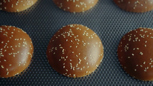 Video Reference: Food, Ingredient, Recipe, Baked goods, Cuisine, Staple food, Dish, Finger food, Baking, Sweetness