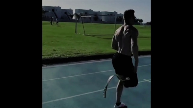 Video Reference: Shorts, Player, Sports equipment, Leisure, Sky, Grass, Knee, Ball game, Fun, Sports