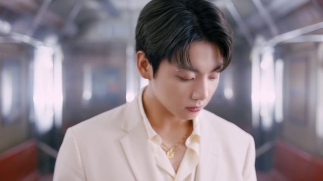 Video Reference: Forehead, Lip, Eyebrow, Dress shirt, Eyelash, Neck, Flash photography, Jaw, Street fashion, Sleeve