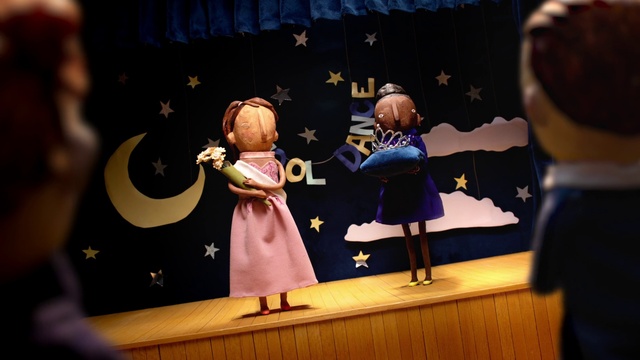 Video Reference: World, Fashion, Gesture, Interaction, Entertainment, Headgear, Fun, Performing arts, Fashion design, Event