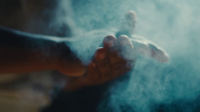 Video Reference: Cloud, Water, Sky, Gesture, Barefoot, Foot, Human leg, Toe, Electric blue, Meteorological phenomenon