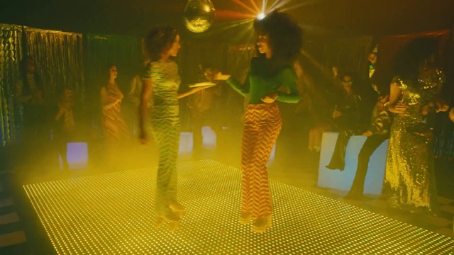 Video Reference: Entertainment, Yellow, Music, Performing arts, Leisure, Fun, Happy, Event, Performance art, Fashion design