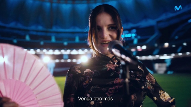 Video Reference: Microphone, Musician, Music artist, Entertainment, Music, Performing arts, Concert, Musical instrument, Hand fan, Audio equipment