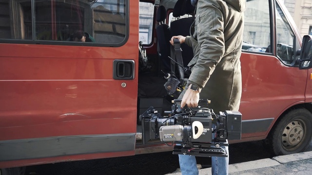 Video Reference: Jeans, Vehicle, Motor vehicle, Automotive tire, Automotive lighting, Hood, Tire, Automotive design, Wheel, Automotive exterior