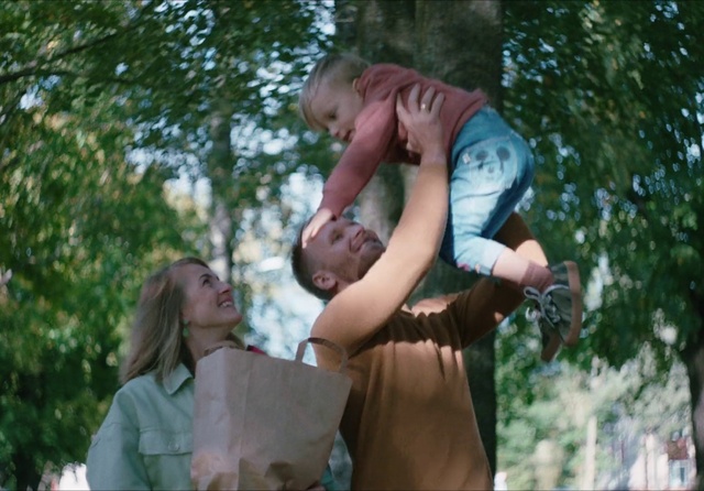 Video Reference: People in nature, Tree, Happy, Gesture, Sunlight, Fun, T-shirt, Grass, Leisure, Woody plant