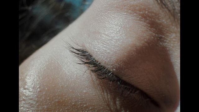 Video Reference: Hair, Head, Hand, Eye, Leg, Eyelash, Human body, Tints and shades, Human leg, Beard