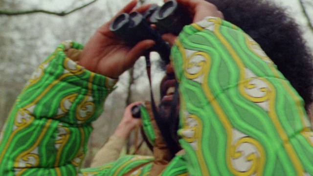 Video Reference: Joint, Hand, Arm, Shoulder, Green, Neck, Organism, Gesture, Finger, Cool