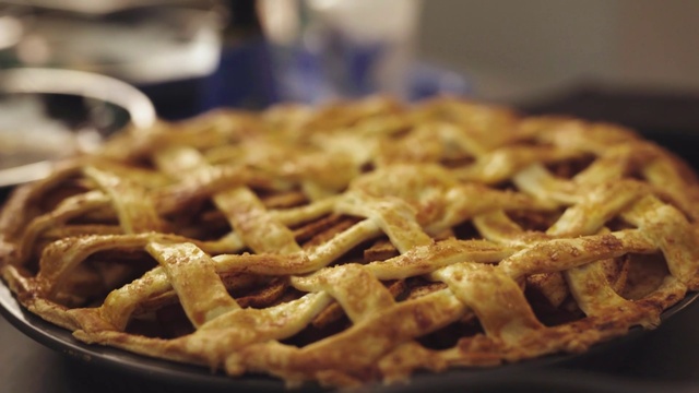 Video Reference: Food, Linzer torte, Tableware, Ingredient, Recipe, Fast food, Crostata, Wood, Baked goods, Staple food