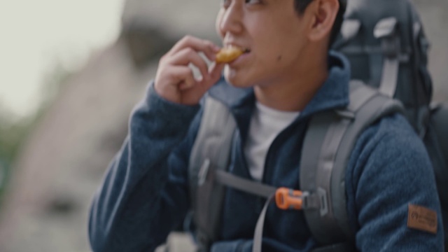 Video Reference: Food, Food craving, Gesture, Biting, Travel, Happy, Street fashion, Thumb, Fast food, Finger food