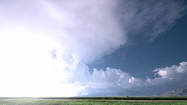 Video Reference: Cloud, Sky, Atmosphere, Nature, Natural landscape, Plant, Grass, Cumulus, Atmospheric phenomenon, Thunderstorm