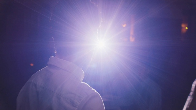 Video Reference: Hand, Cloud, Plant, Performing arts, Entertainment, Music, Sky, Flash photography, Music artist, Lens flare