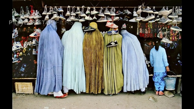 Video Reference: Sleeve, Temple, Selling, T-shirt, Retail, Market, Shopping, City, Fashion design, Event