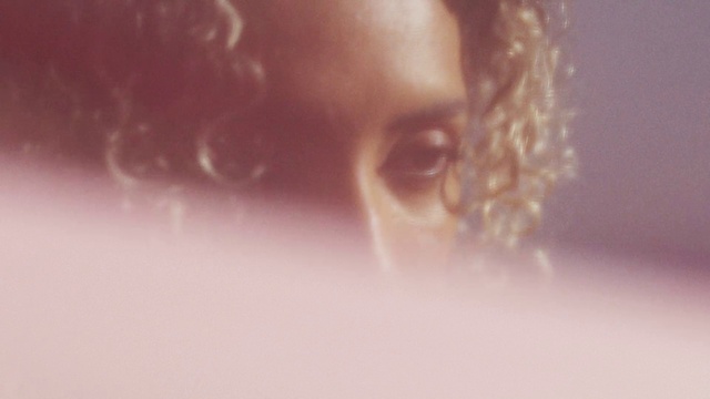 Video Reference: Eyelash, Jaw, Flash photography, Lens flare, Magenta, Circle, Macro photography, Peach, Flesh, Portrait photography