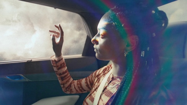 Video Reference: Gesture, Art, Leisure, Artist, Fun, Electric blue, Eyewear, Event, Magenta, Fashion design