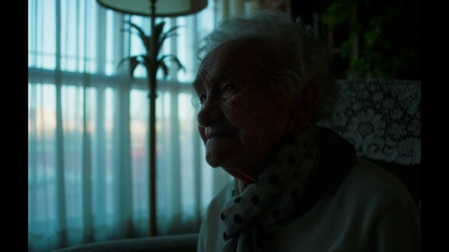 Video Reference: Textile, Tints and shades, Darkness, Room, Wrinkle, Happy, Fun, Glass, Night, Backlighting